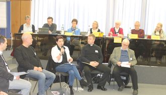 Vertreter aus verschiedenen Bereichen des kirchlichen Lebens diskutierten beim Katho-likenrat über Zukunftsperspektiven (Foto: Hans-Joachim Stoehr) 